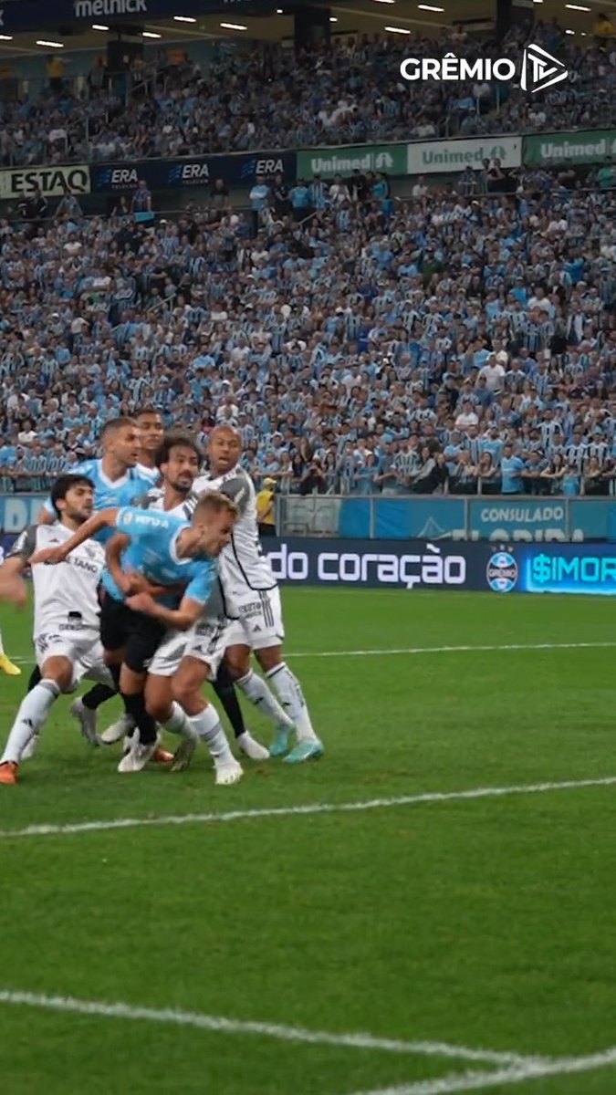 Domingo bom é domingo com mais três pontos garantidos e gol de promessa da #BaseGremista! Bom dia, Tricolores! 🇪🇪 #GRExCAM #Brasileirão2023