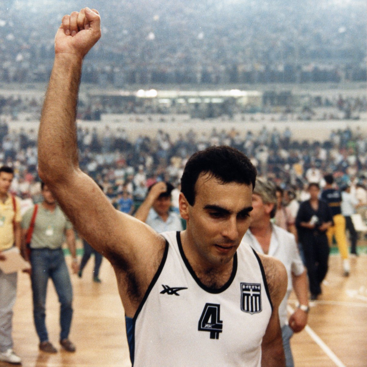 No better way to celebrate the 66th birthday of the "The Gangster" than with his UNREAL full highlights from #EuroBasket 1987 🇬🇷🏆 Happy Birthday Nick Galis