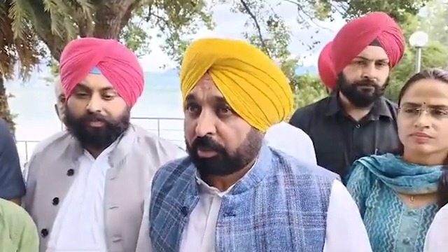 ਮੇਰੀ ਅੱਜ BBMB ਦੇ ਅਧਿਕਾਰੀਆਂ ਨਾਲ ਮੀਟਿੰਗ ਹੋਈ ਹੈ... ਭਾਖੜਾ ਡੈਮ ਬਿਲਕੁਲ ਕੰਟਰੋਲ ‘ਚ ਹੈ ਤੇ ਪੰਜਾਬ ਨੂੰ ਕੋਈ ਖ਼ਤਰਾ ਨਹੀਂ ਹੈ... ਲੋਕਾਂ ਨੂੰ ਅਪੀਲ ਕਰਦਾਂ ਕਿ ਉਹ ਅਫ਼ਵਾਹਾਂ ‘ਚ ਨਾ ਆਉਣ...