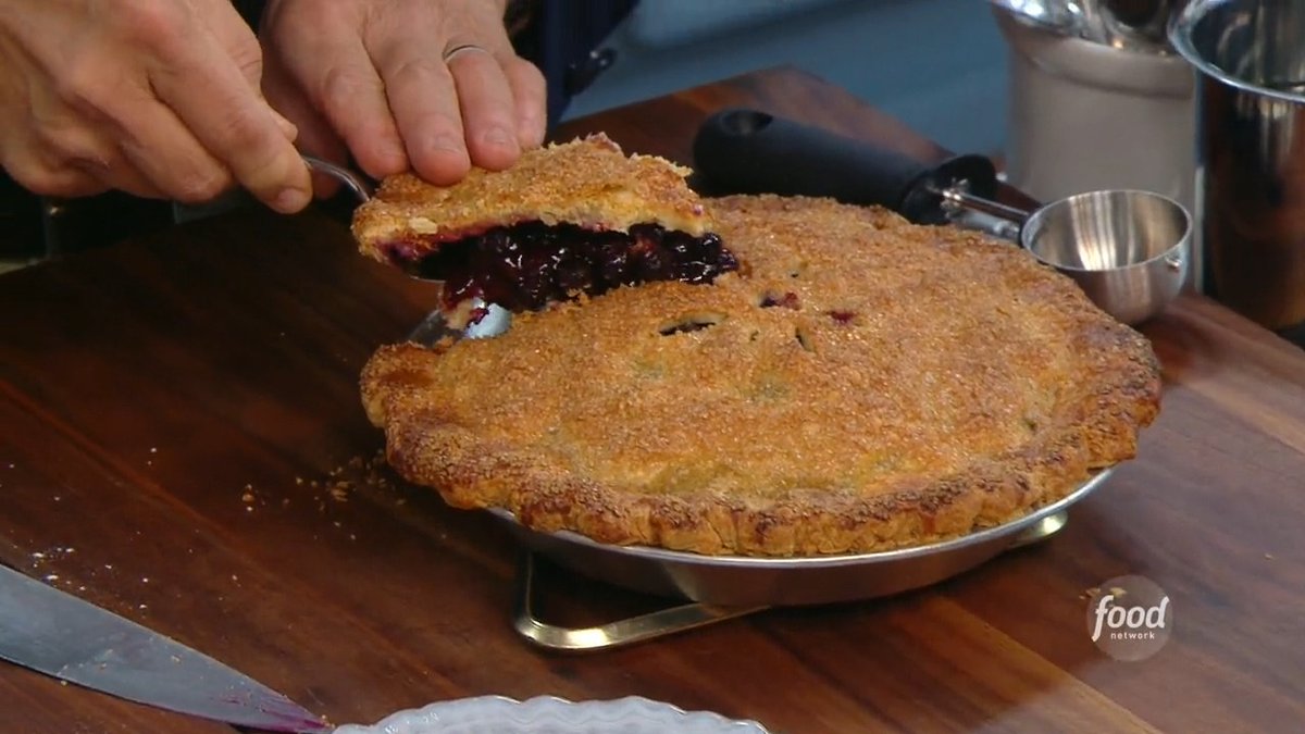 .Geoffrey Zakarian doesn't hold back on the cinnamon, vanilla and lemon zest in the blueberry filling for this nostalgic pie 😍🫐🥧 Watch #TheKitchen, Saturdays at 11a|10c and Actually HBO Max! #StreamOnMax Get the recipe: