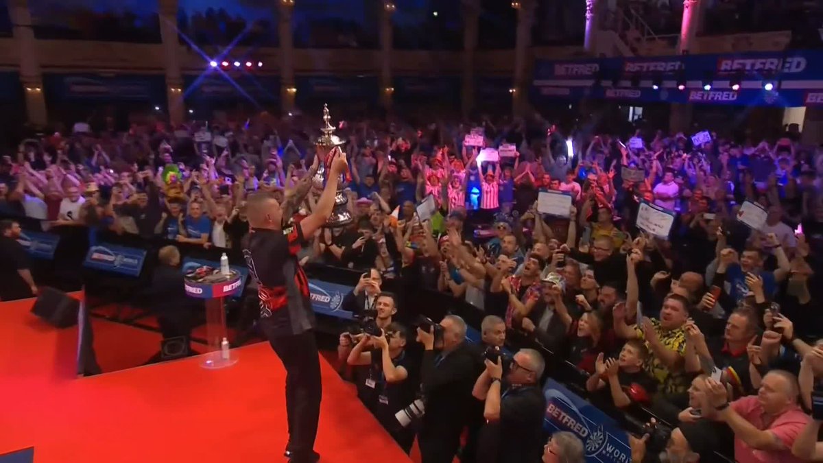 'CAUSE I'M MR BRIGHTSIDE!' 🎵 What an atmosphere! 😍 This is a night that Nathan Aspinall will NEVER forget! The Winter Gardens is absolutely bouncing! #WMDarts Final