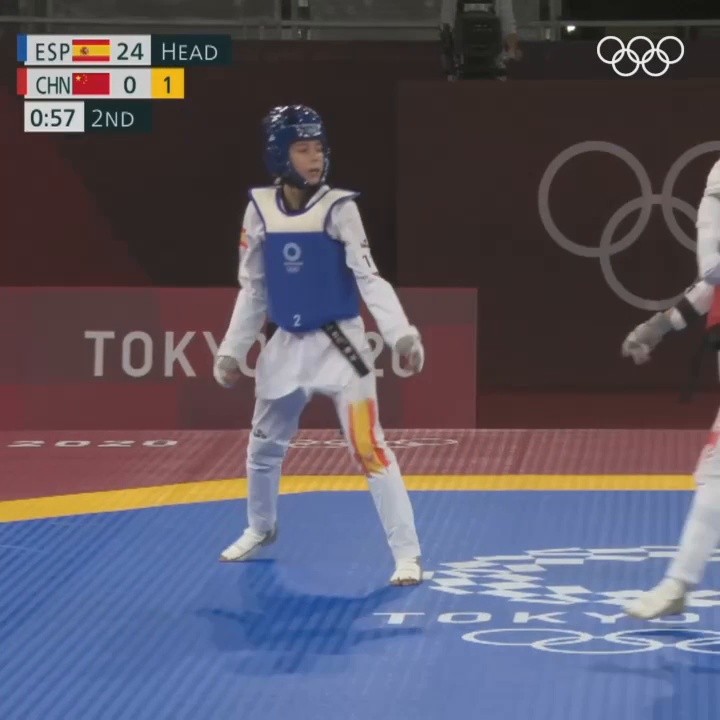 ¡SUBIRSE AL PODIO CON SOLO 17 AÑOS! 😍🇪🇦 Tal día como hoy, Adriana Cerezo Iglesias de España logró la medalla de plata en el taekwondo de #Tokyo2020. 🥈 #JuegosOlimpicos l Comité Olímpico Español R.F.E.T. Taekwondo