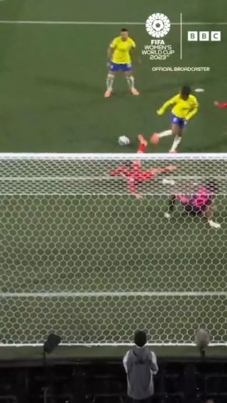It's just like watching Brazil 🇧🇷 Stop what you are doing and watch this. #BBCWorldCup #FIFAWWC #BRA