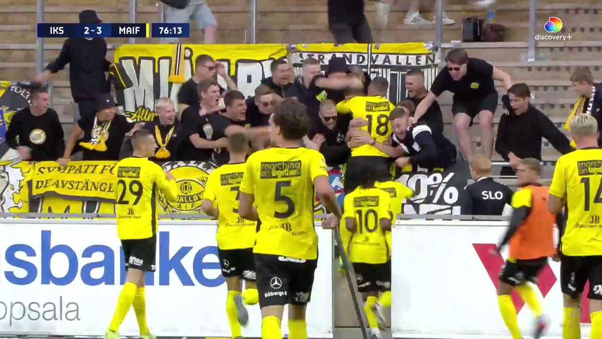 Mjällby tar ledningen på Studenternas! Jacob Bergström sätter dit 3-2-målet 🟡⚫ Se matchen på