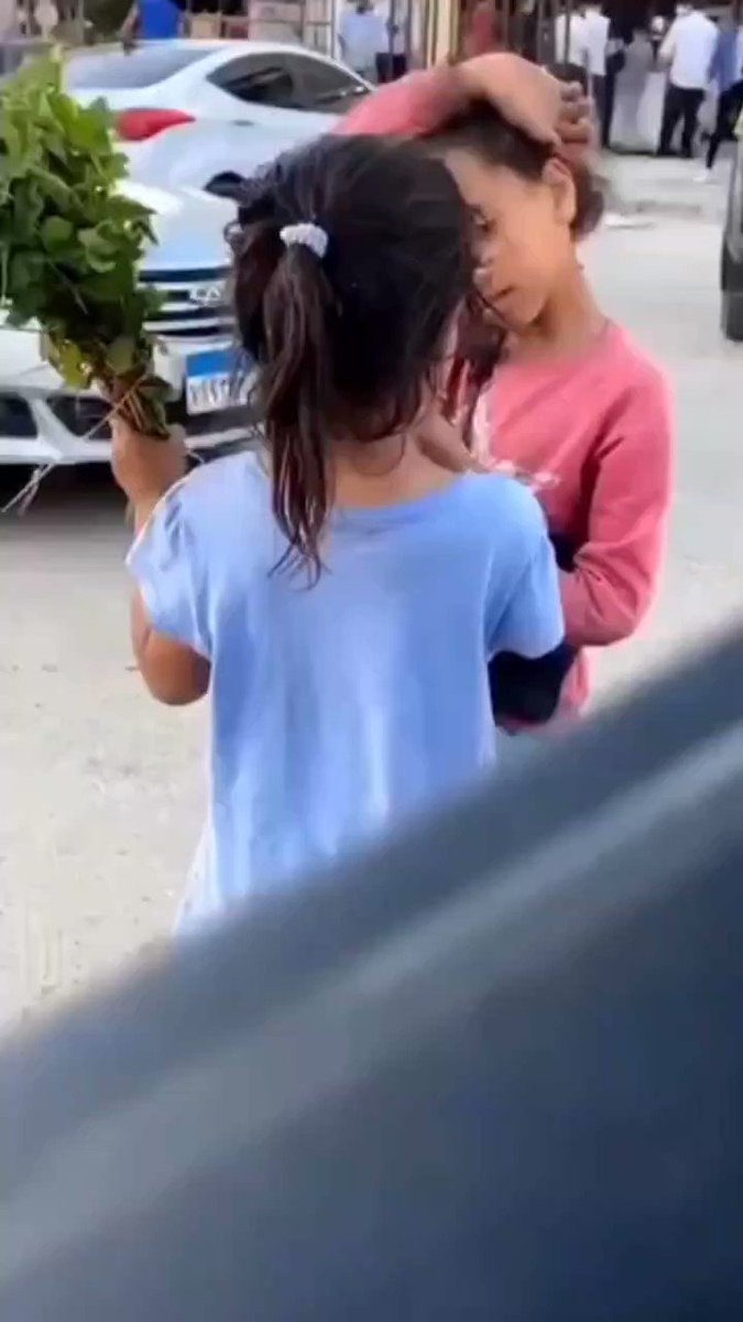 إن كان نصيبك مِن الدُنيا لين قلبك فقد نجوت.")🤍
