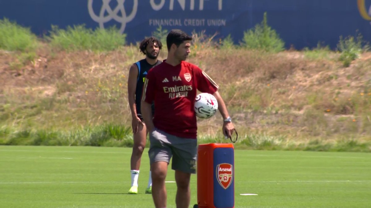 Arsenal training ahead of Barcelona friendly (Football Daily )