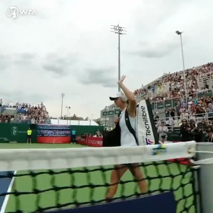 Warsaw welcomes the World No.1 ☝️ Iga Świątek 🇵🇱 #BNPParibasWarsawOpen