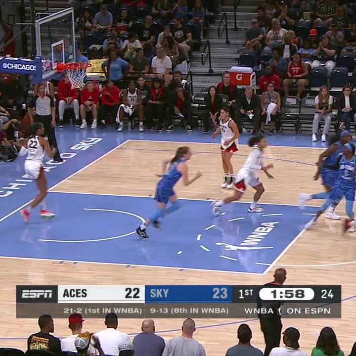 The Aces didn't have to dribble on this play 😳
