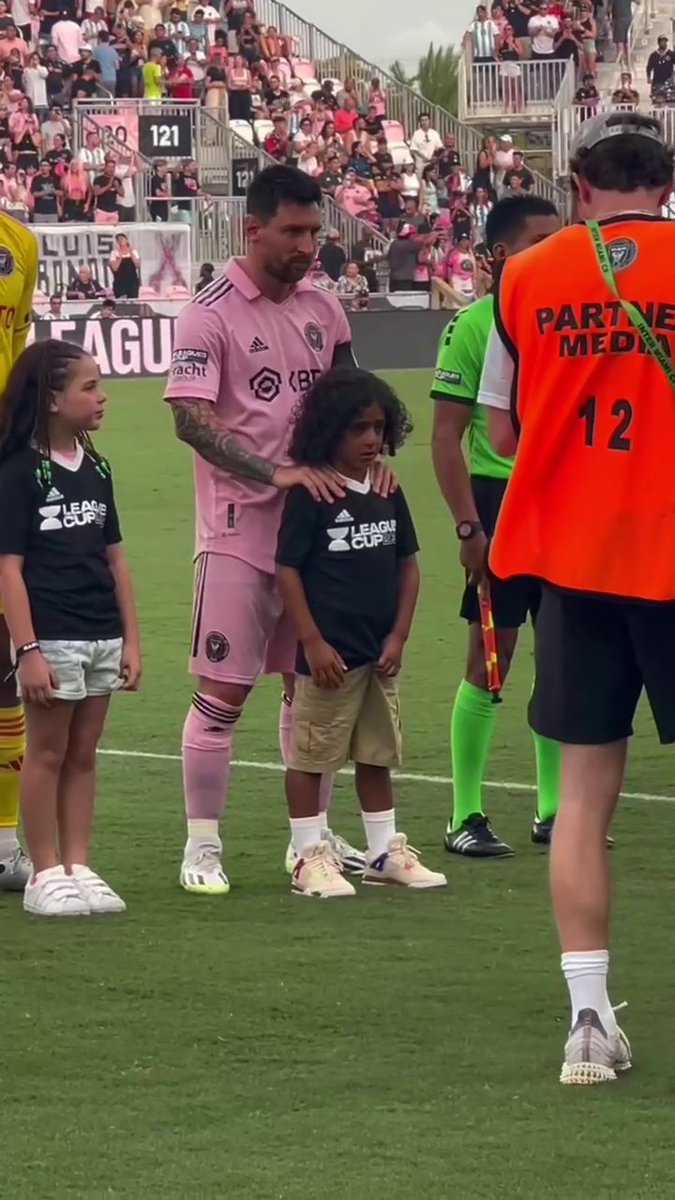 Messi consoling DJ Khaled's son who was crying 🥺❤️
