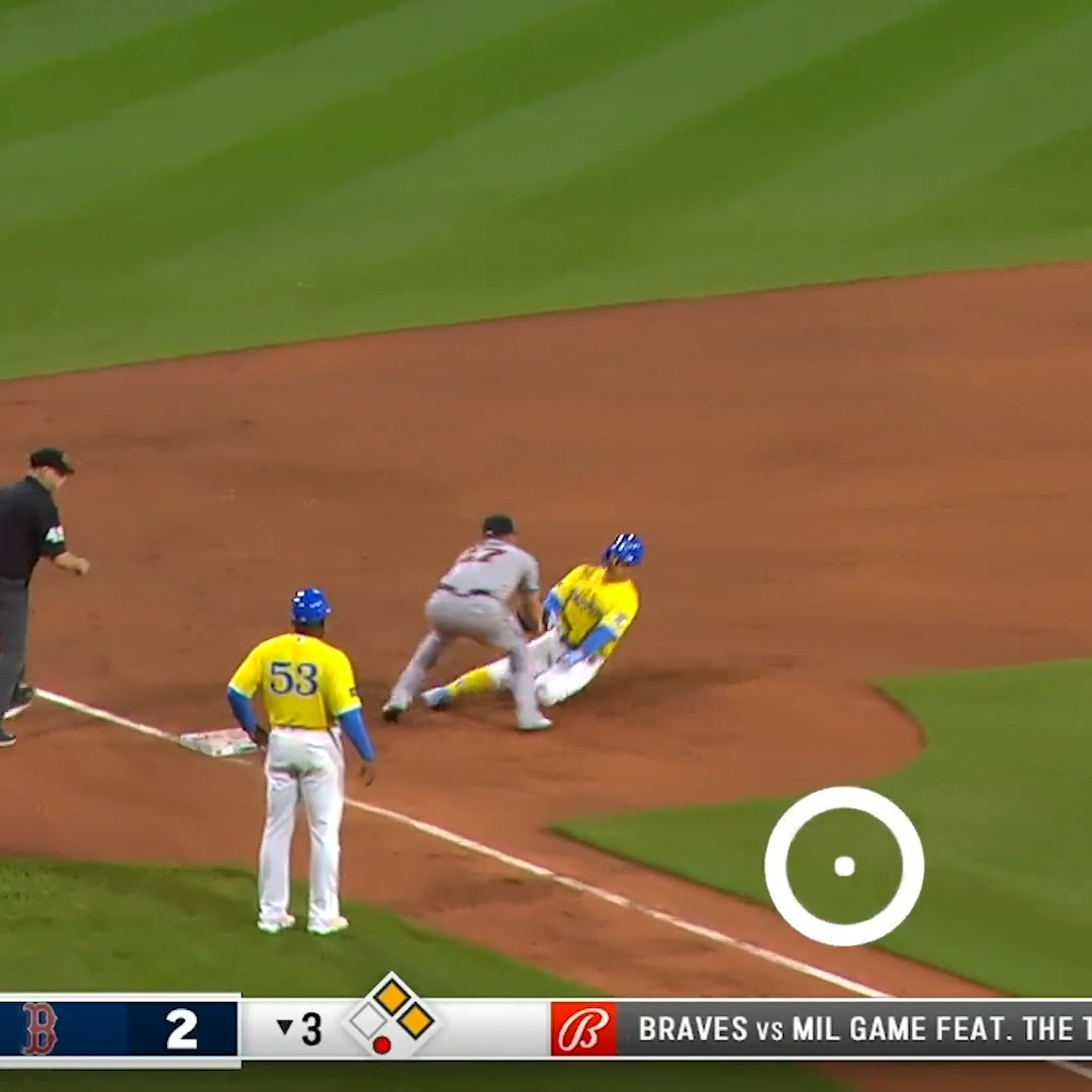 You know what 2023 needed? A triple play. (MLB x loanDepot)