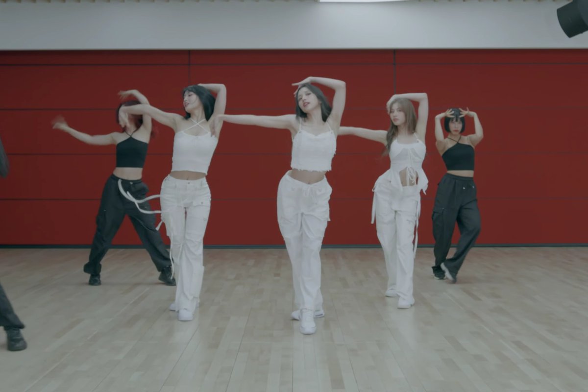 MISAMO IS JUST TOO GOOD, LOOK AT THE SYNCHRONIZATION