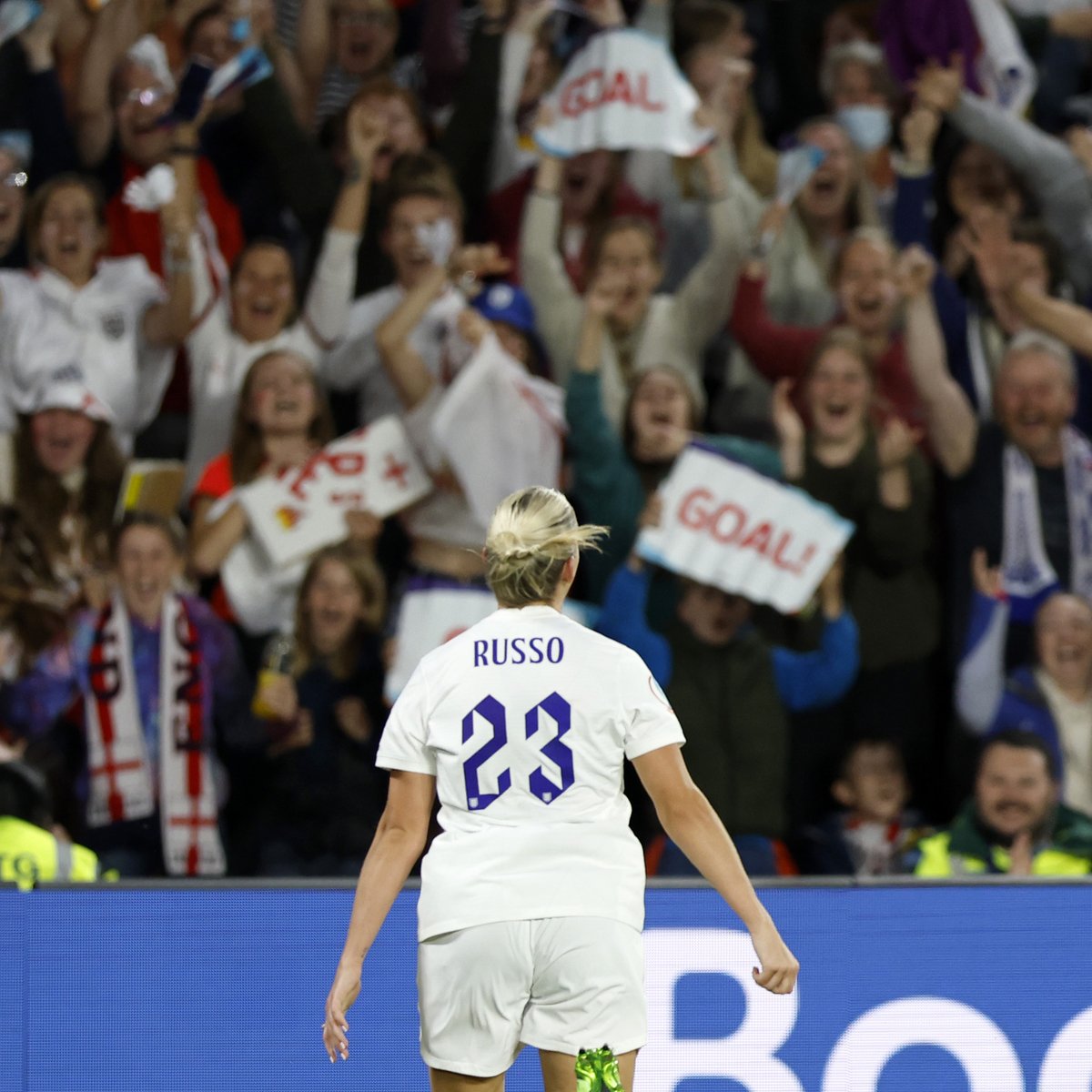 📅 #OnThisDay one year ago, the #Lionesses sealed their spot in the WEURO 2025 final at Wembley! 🤩 Oh, and Alessia Russo did this...