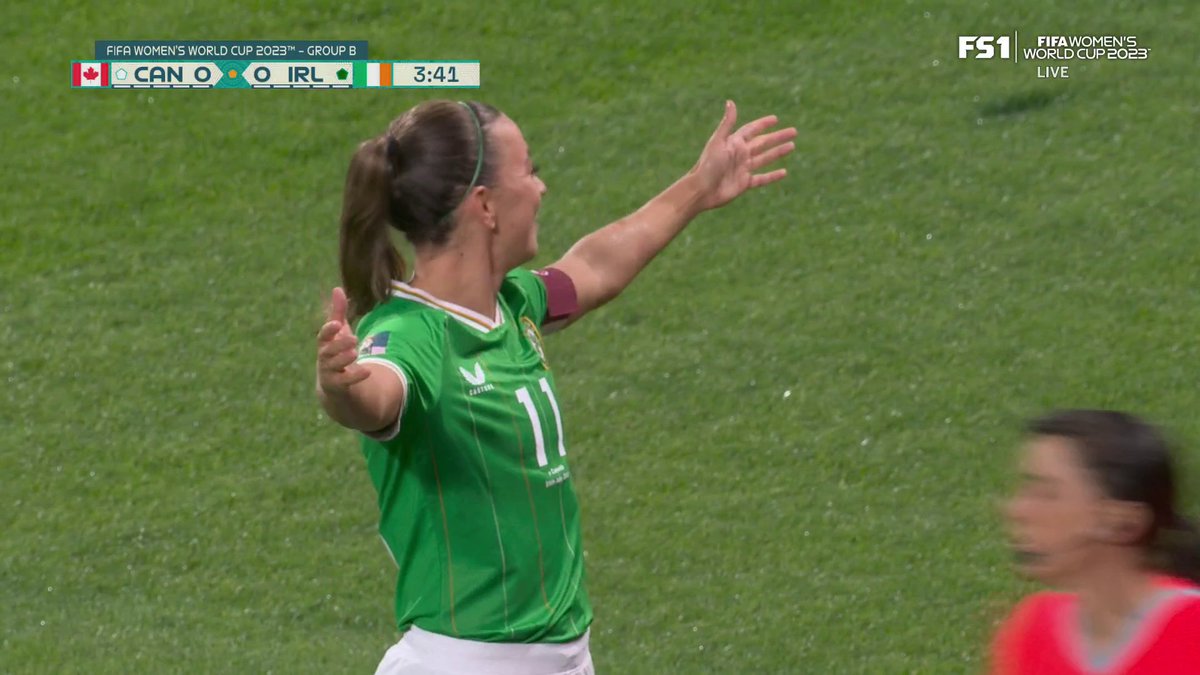 OH MY GOODNESS, OH MY OLIMPICO 🇮🇪 KATIE MCCABE WHAT A WAY TO SCORE YOUR FIRST GOAL IN A FIFA WOMEN'S WORLD CUP!