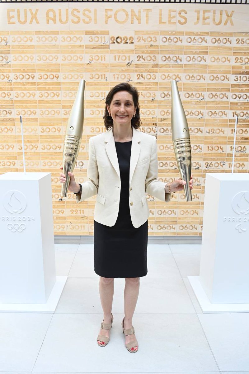 J-1 an avant Paris 2024 🤩 Ce matin, les comités nationaux olympiques ont reçu leur invitation officielle : un moment fort et symbolique avant ces Jeux, dont nous voulons qu’ils donnent de la fierté au pays. La 🇫🇷 sera prête à accueillir le monde et ses plus grands athlètes !