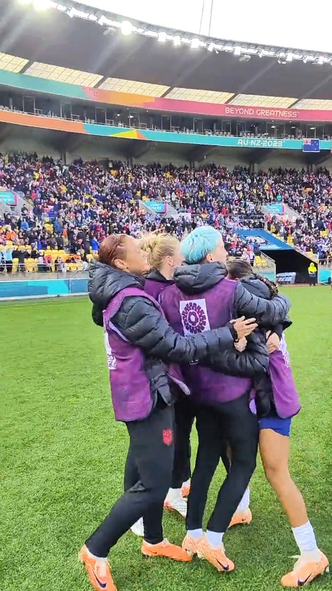 The U.S. Women's National Soccer Team bench was HYPED after Horan scored 😤🇺🇸