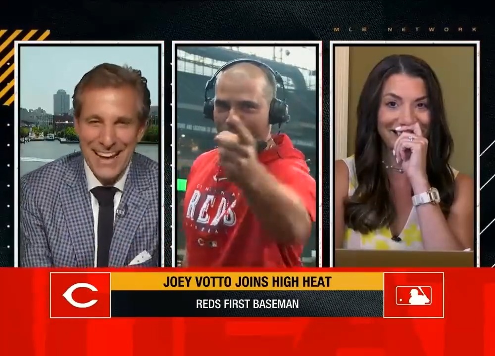 When it comes to interviews, @joeyvotto is the best there is, the best there was and the best there ever will be. 🕶️ (🎥 MLB Network)