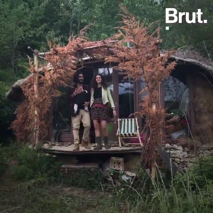 Créer de nouvelles sociétés qui respectent le vivant au lieu de le détruire, c'est l'objectif de la Désobéissance fertile. Et c'est le mode de vie qu'ont choisi Jonathan et Caroline pour élever leurs enfants. 🌿 Brut Nature les a rencontrés.