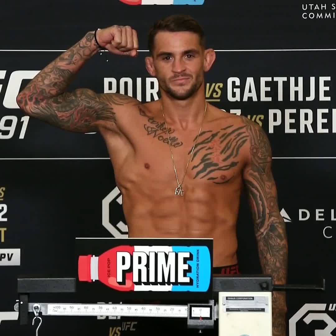 And just like THAT our main event is official! The Diamond hits the scale at 155lbs for #UFC291