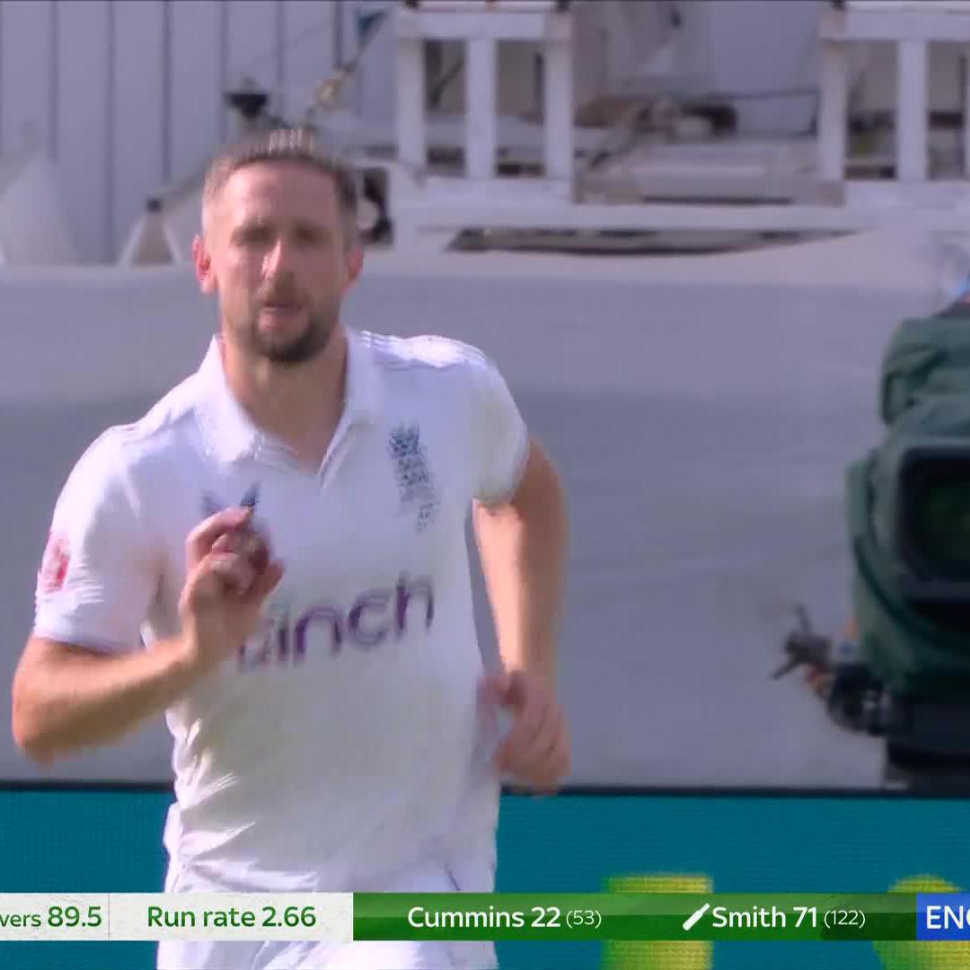 Steve Smith goes aerial and it's a simple catch for Jonny Bairstow! COME ON! 💪 #EnglandCricket | #Ashes