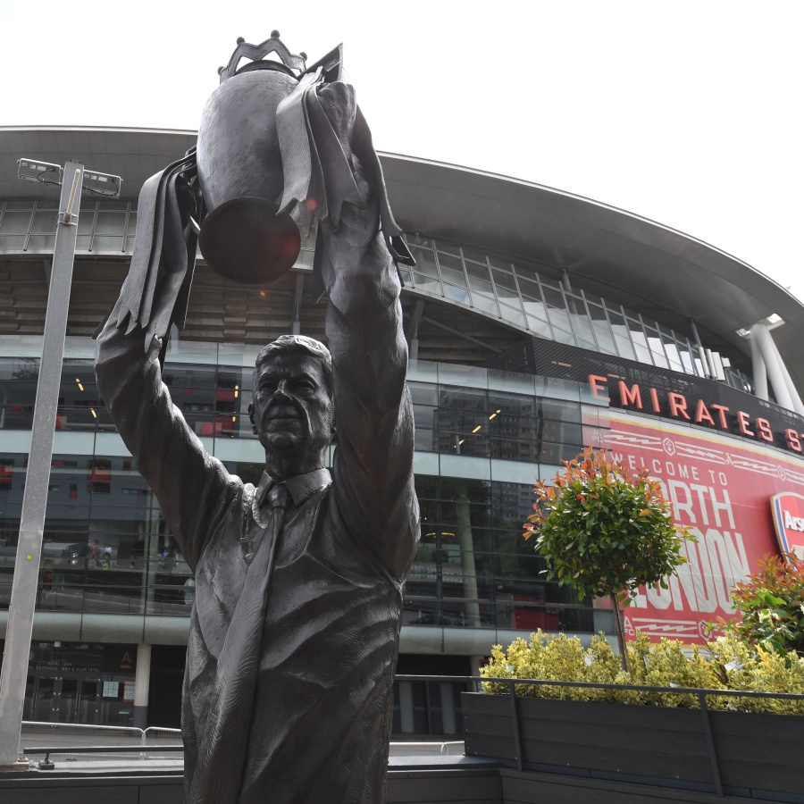 Arsène Wenger’s statue: Crafted for a true Arsenal icon ❤️