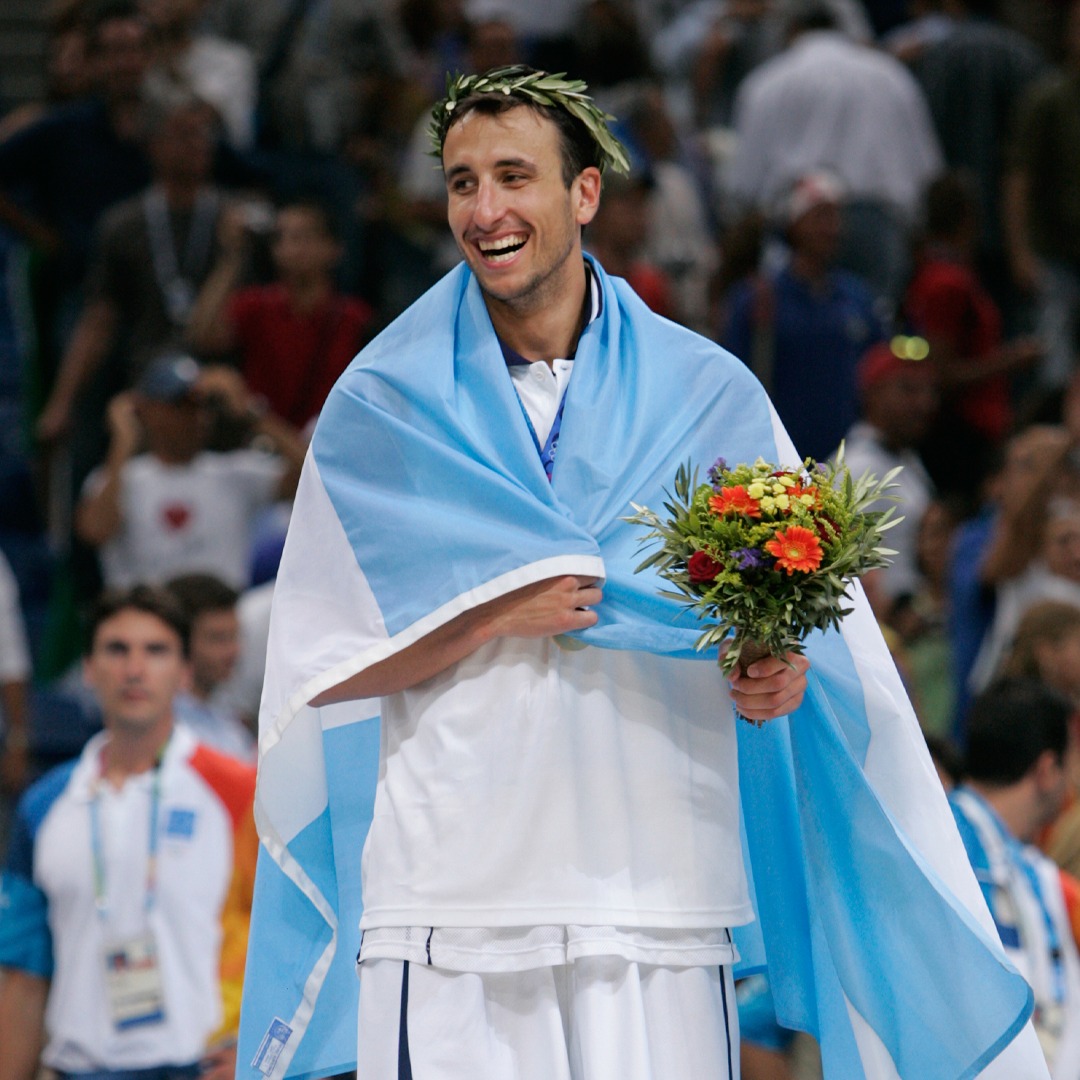 No se si 8 minutos alcanzan para describir a Manu Ginóbili en la Selección Argentina, pero si te puedo asegurar que te pone la piel de gallina ¡Feliz cumpleaños Manu Ginobili! 🥹🇦🇷