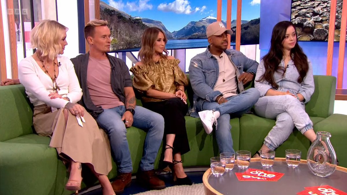 "The door is always open" #JonLee reveals whether @HannahSpearritt will join @Sclub7 going forward 👀 #TheOneShow 👉