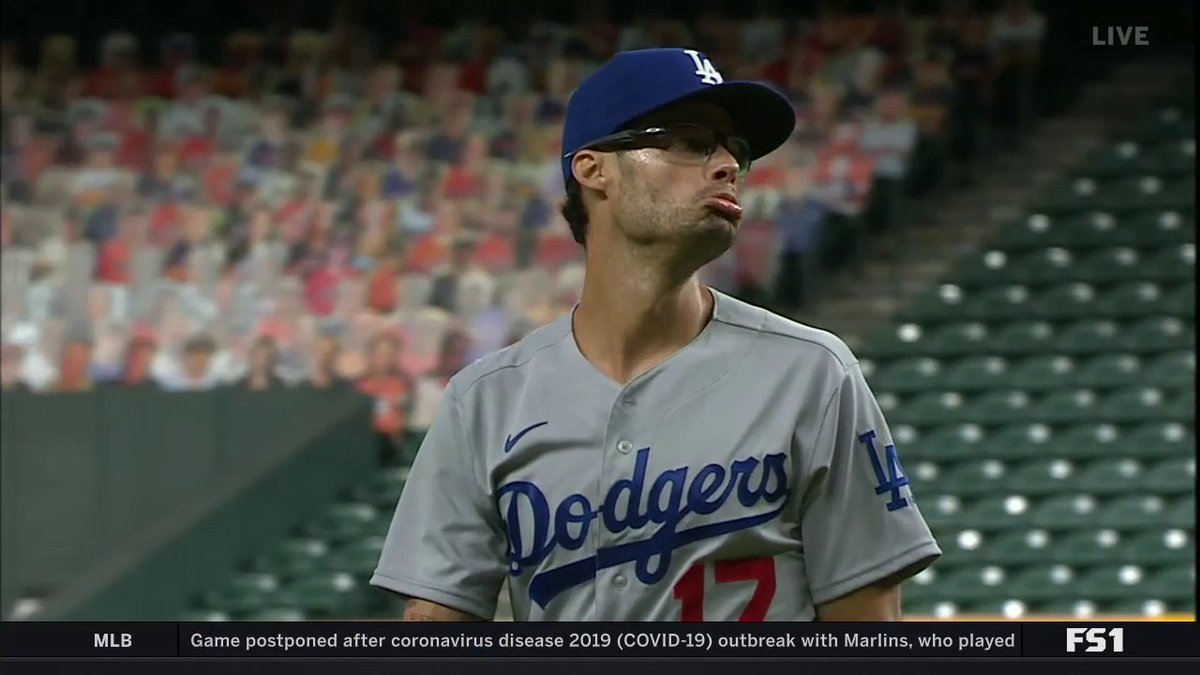 The Dodgers are close to acquiring Joe Kelly and Lance Lynn from the White Sox Never forget when Joe Kelly taunted the Astros in 2020 😂