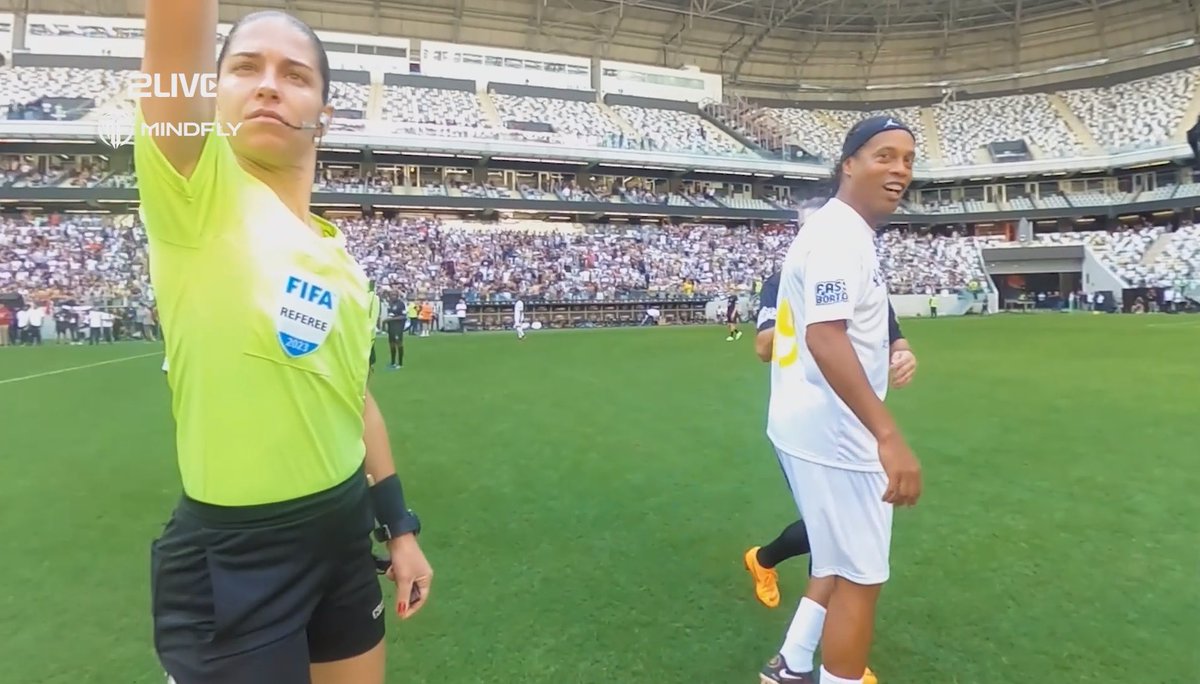 🌟 Sensacional! 👓 A visão do meio-campista Pierre durante o #LendasDoGalo, em parceria com a 2Live. As ações em campo, a chegada junto e o gol do Pitbull na Arena MRV. 📲 Em breve, disponível na íntegra no #PertencerTambémÉNossoIdeal