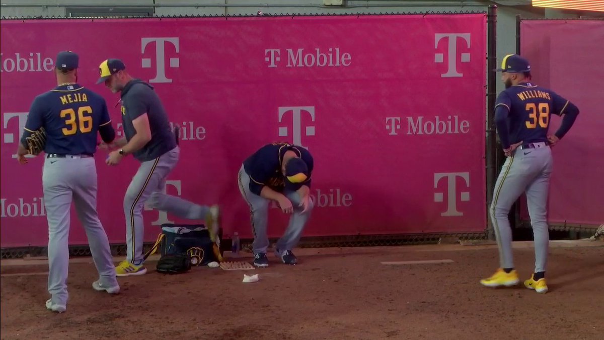Former #Reds pitcher Justin Wilson was about to make his #Brewers debut last night after coming back from Tommy John surgery when this happened…. Man, I feel awful for him. Sports can be brutal.
