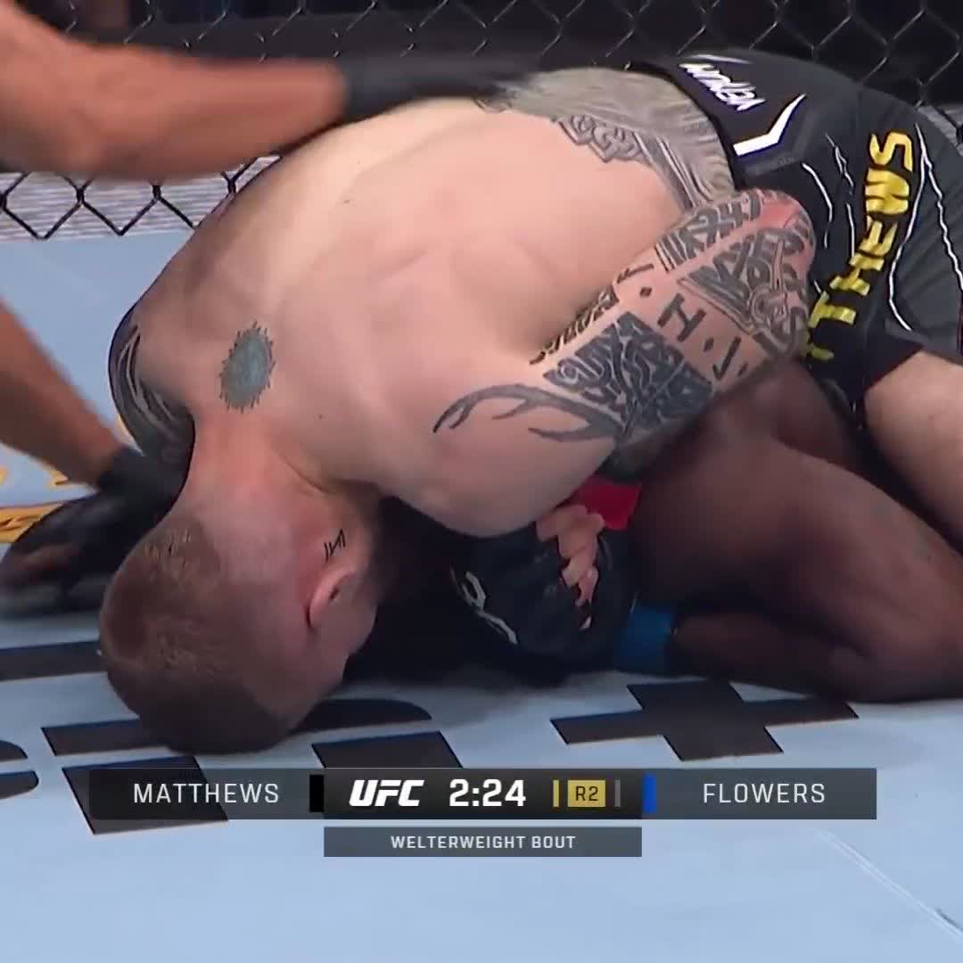 THE CELTIC KID GETS THE TAP! Jake Matthews secures the submission over Flowers in Round 2! #UFC291
