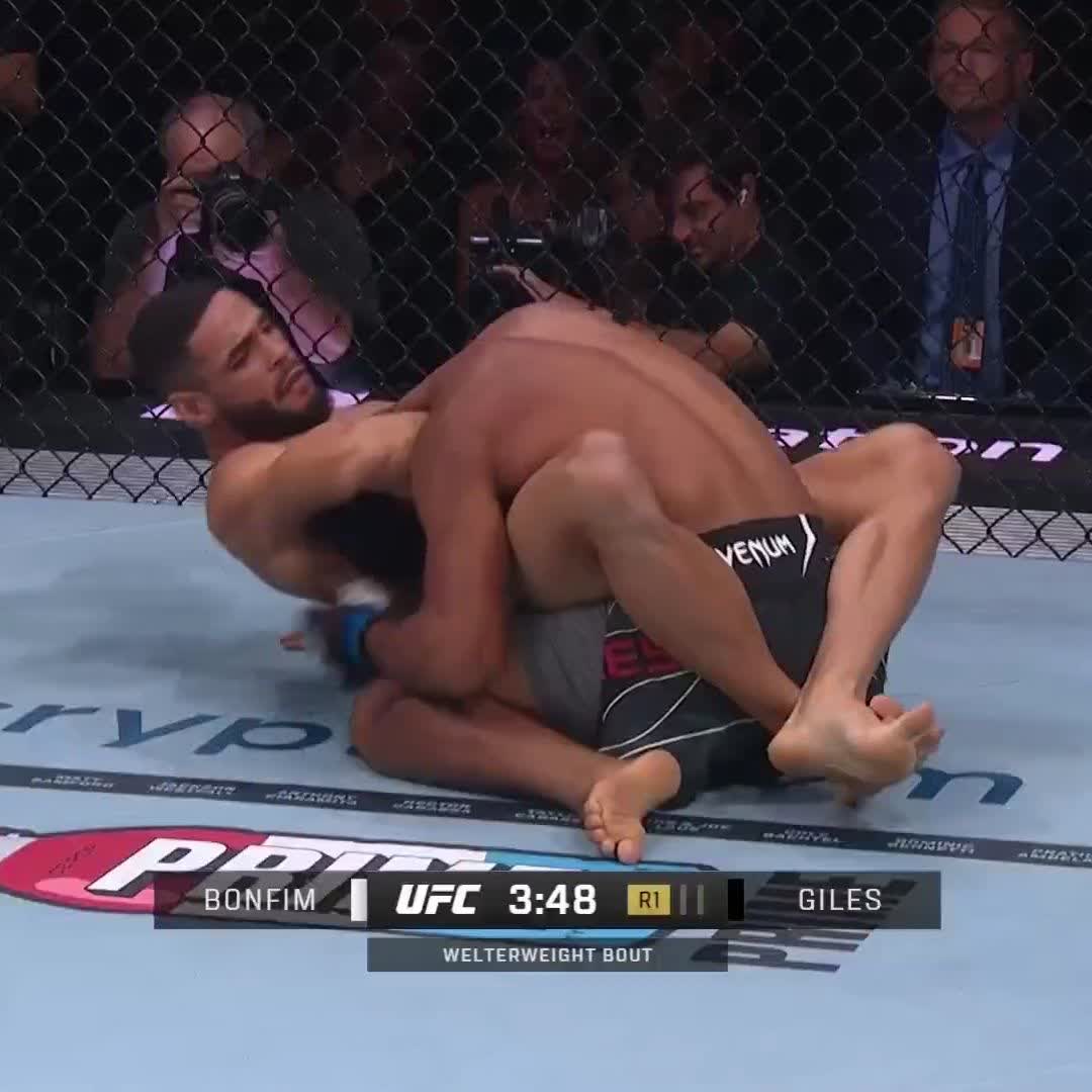 BONFIM BY SUBMISSION!! Gabriel Bonfim moves to 15-0 with a first round submission over Trevin Giles! #UFC291