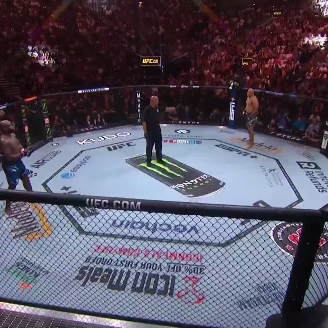 Qué locura Lewis!!! #UFC291