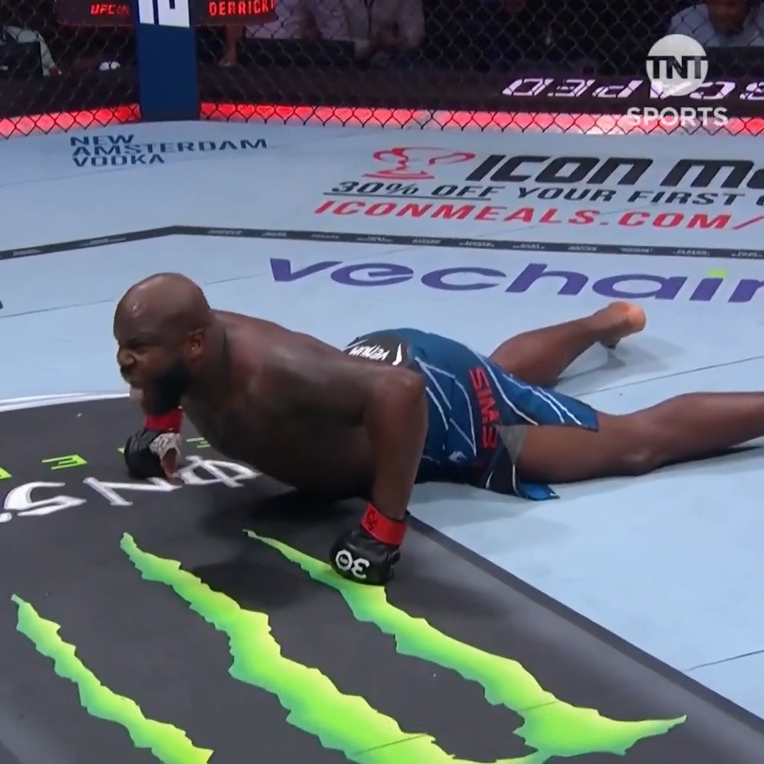 😤 🅃🄷🄴 🄱🄻🄰🄲🄺 🄱🄴🄰🅂🅃 😤 Derrick Lewis with a big win over Marcos Rogerio de Lima 👊 #UFC291