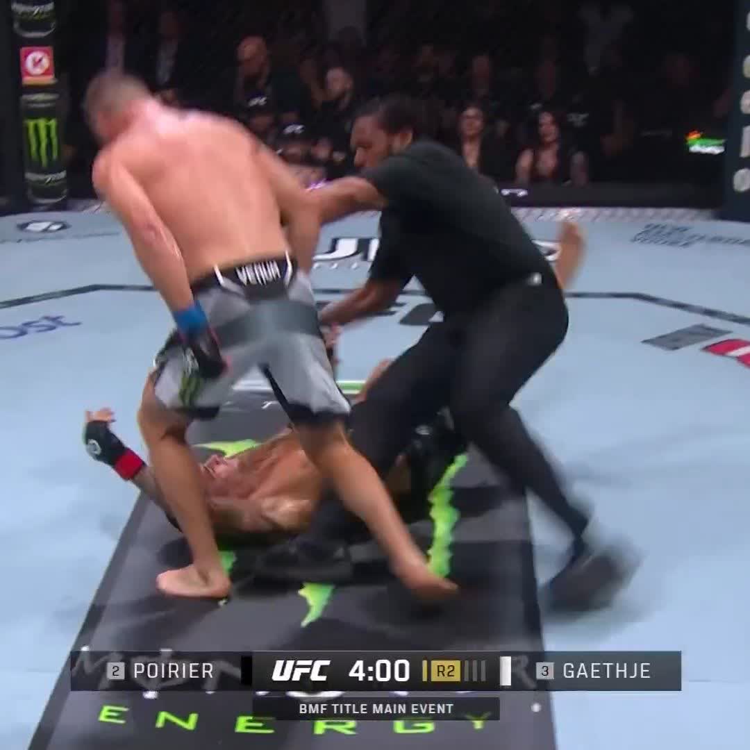 JUSTIN GAETHJE KO's POIRIER BY HEAD KICK 😱 WE HAVE A NEW BMF #UFC291