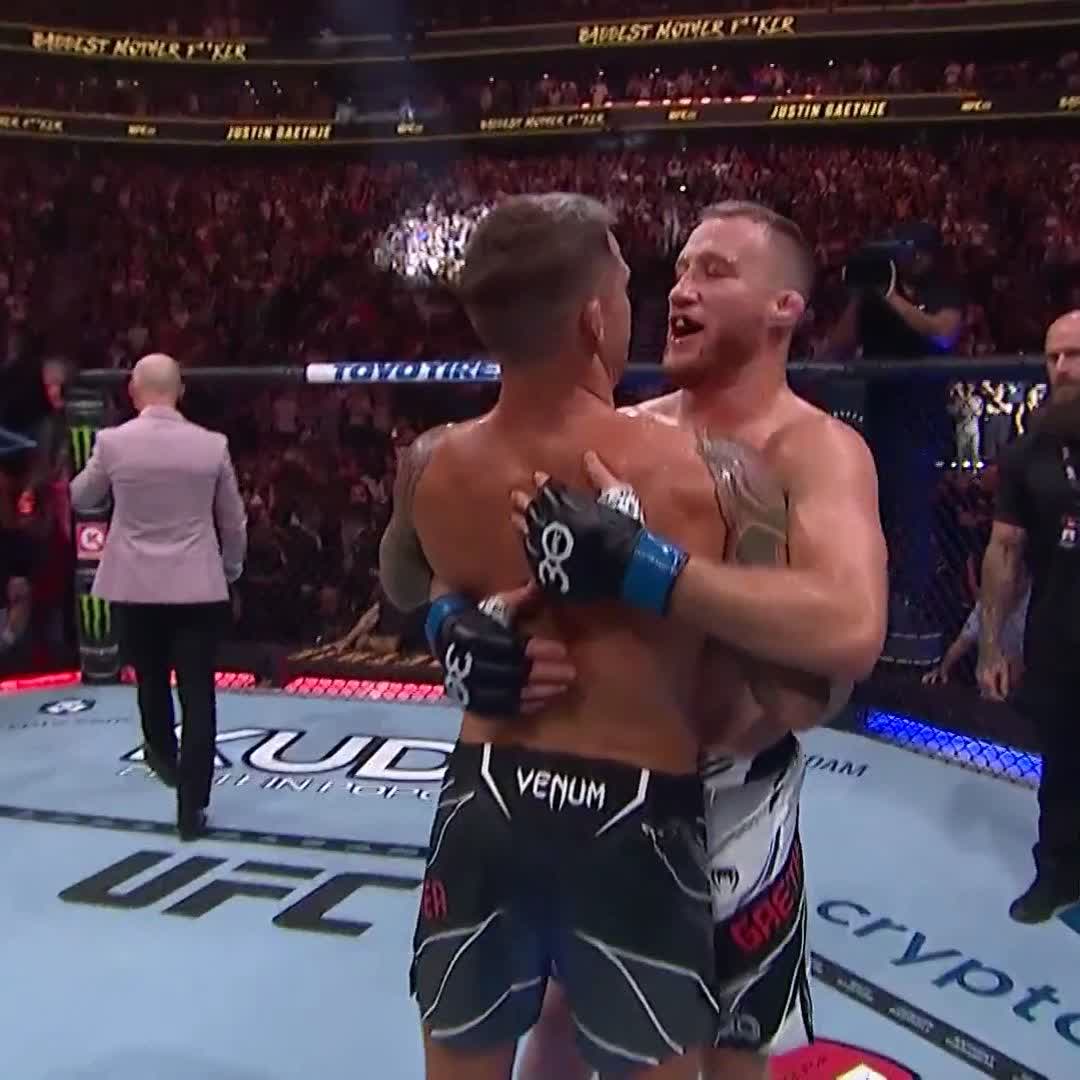 1-1 Nothing but respect between these warriors 🙌 #UFC291