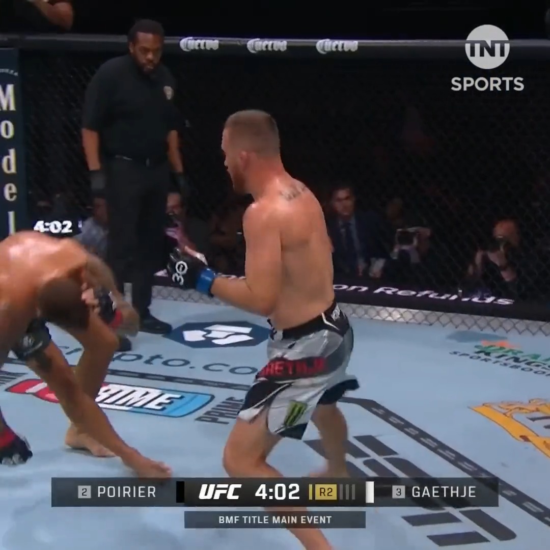 👊 𝕋𝕙𝕖 𝔹𝕄𝔽 👊 Justin Gaethje has KNOCKED OUT Dustin Poirier in the main event! 💪 #UFC291
