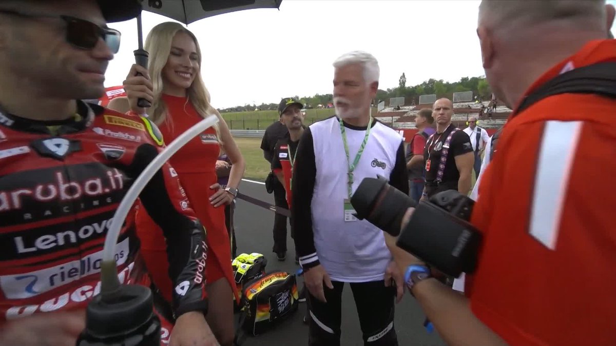 The President of the Czech Republic Petr Pavel on the grid ahead of the Superpole Race 🤝 #CZEWorldSBK 🇨🇿