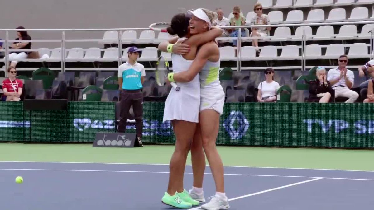 Let the celebrations begin 🎉 Heather Watson & Yanina Wickmayer (Wicky) capture the BNP Paribas Warsaw Open doubles title! #BNPParibasWarsawOpen