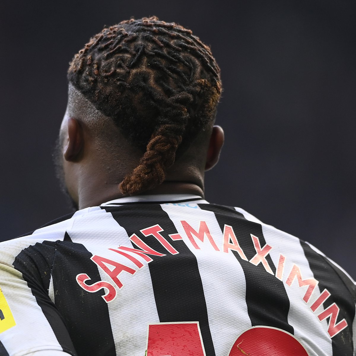 Newcastle'dan ayrılan Allan Saint-Maximin, Al Ahli'ye transfer oldu.