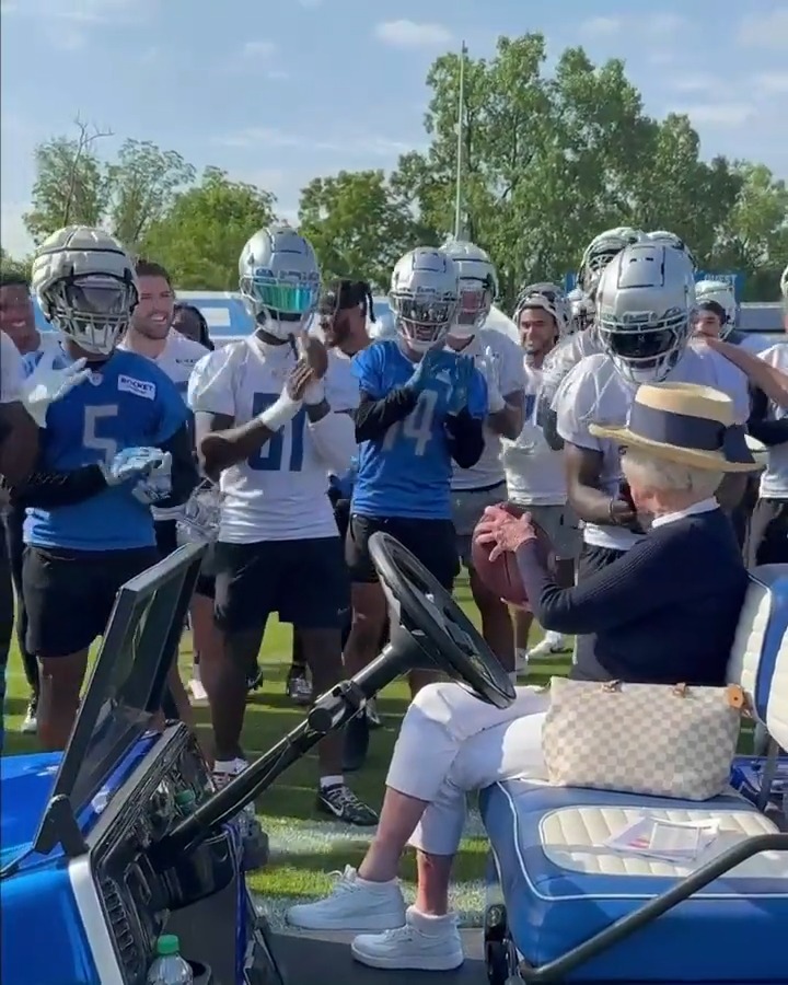 A special play to finish today's #LionsCamp practice