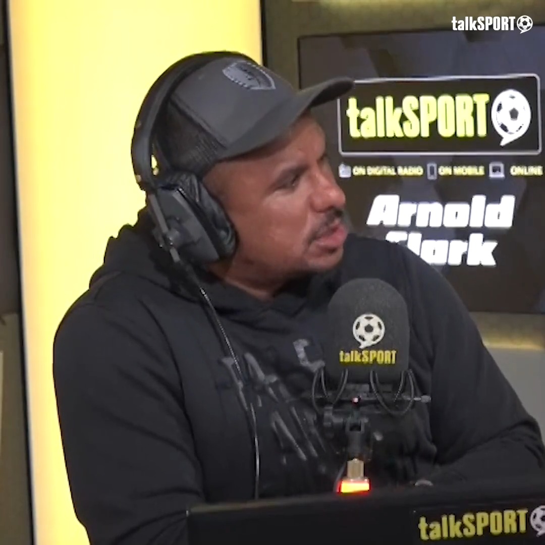 “I don’t like that from Onana!” ❌😡 “Maguire’s an easy target. He did nothing wrong. You’re not running after Martinez!” Gabby Agbonlahor is NOT happy with Andre Onana shouting at Maguire in pre-season.