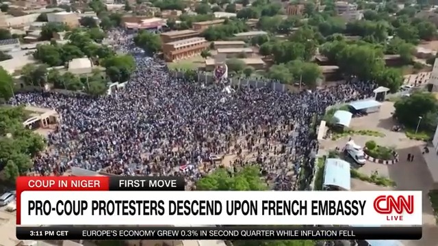 BREAKING: Is France planning military strikes in Niger to free the ousted president? The junta says so, Paris responded to CNN: “France recognizes Mohamed Bazoum as the only legitimate authorities" This after major anti-French demos Sunday in support of coup outside embassy