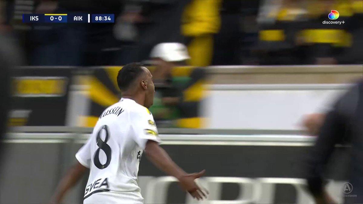 Bilal Hussein frälser AIK med ett långskott i den 89:e matchminuten! 1-0 till AIK ⚫ Se matchen på