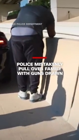 Frisco, TX, police officers pulled over an innocent family and demanded with GUNS DRAWN they exit their vehicle, reportedly after entering the wrong license plate. This mistake could have ended tragically, and now a family is traumatized! 🎥: CNN