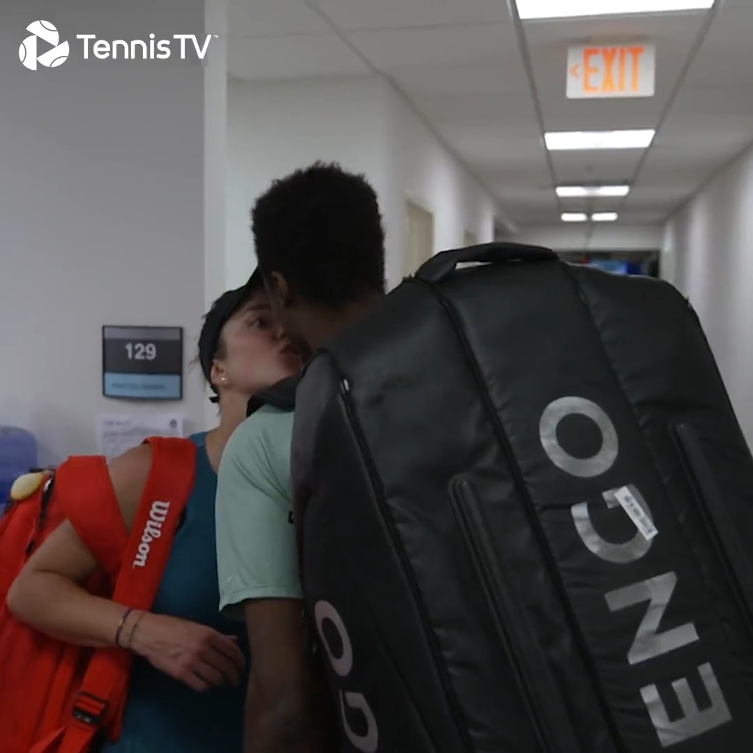 Couple goals 🥰 Husband and wife Gael Monfils & Elina Monfils meet in the tunnel after Svitolina's win in Washington! #MubadalaCitiOpen
