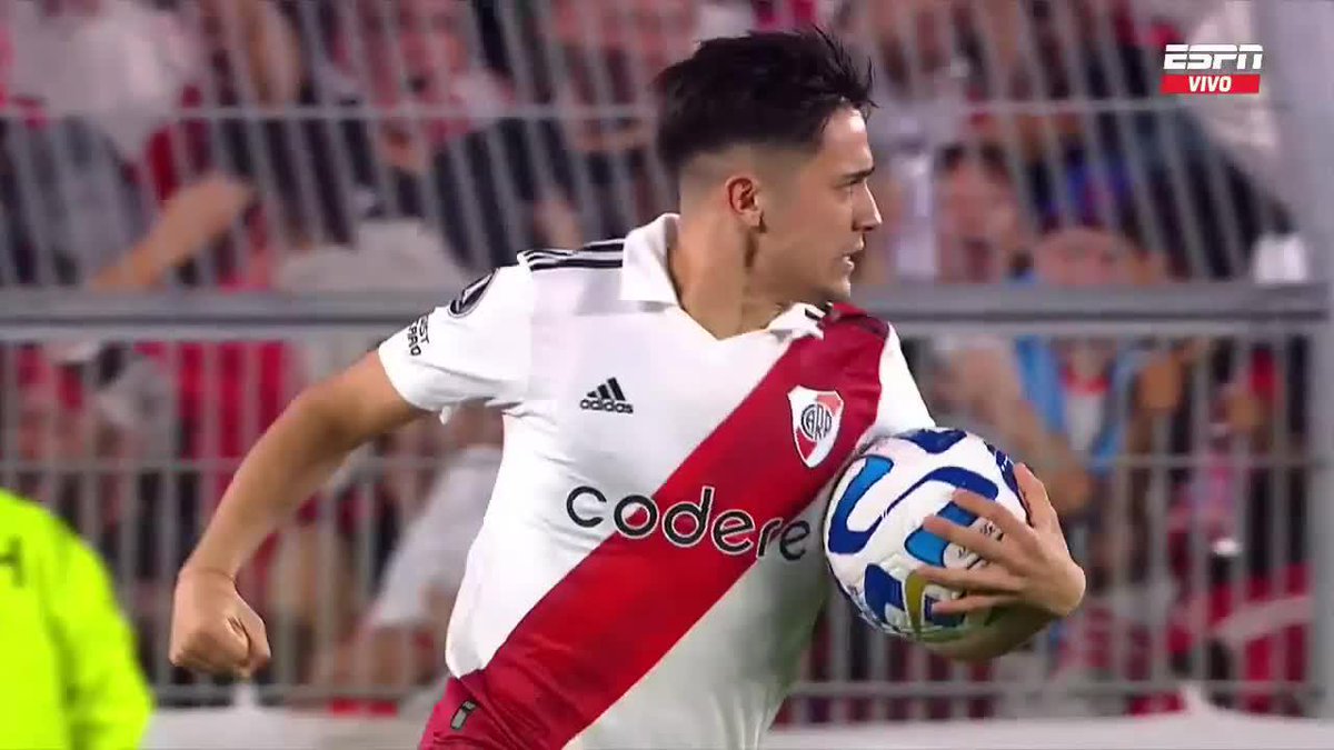 🎥 Gran pase de De La Cruz, mejor definición de Solari y partido empatado. ¡Vamos ahora Millonario! ⚪️❤️⚪️