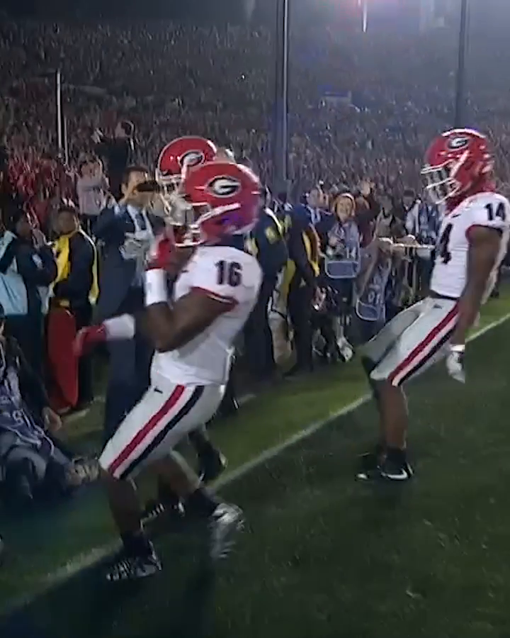 One of the greatest runs in Georgia Football history ๐น Sony Michel is a DGD ๐๐ถ