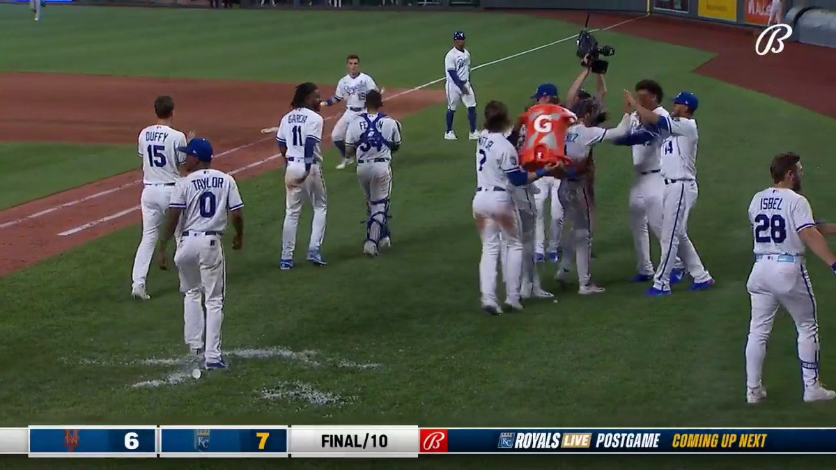 The Mets brought in a 3rd reliever in the 10th inning to get out of a bases loaded jam Balked home the winning run before throwing a pitch #FrankWasRight