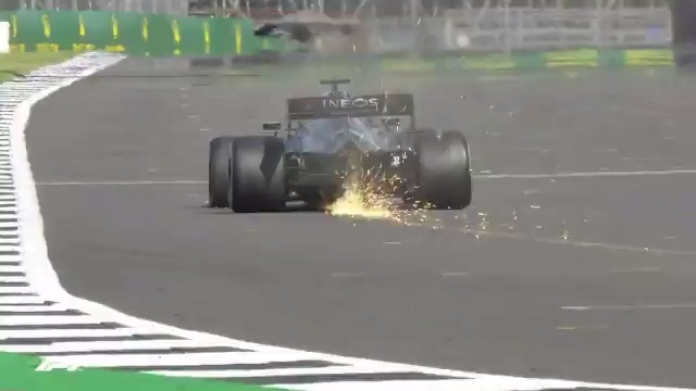 Winning the British Grand Prix on three wheels isn’t for everyone. 🐐 #OTD in 2020, Lewis Hamilton clinched victory at Silverstone in the most DRAMATIC way. 🏆