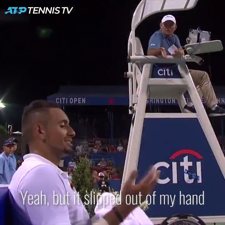 🗣️ Nick Kyrgios : Elle m'a échappée des mains. J'essayais de boire et elle m'a échappée des mains. 🤣 🎥Tennis TV | 📂 @mubadalacitidc 2019